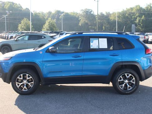 Used 2018 Jeep Cherokee Trailhawk w/ Quick Order Package 27L AWD/4WD image 4