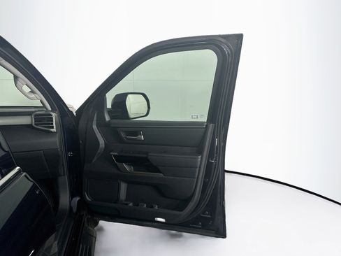 Used 2024 Toyota Tundra Limited AWD/4WD image 33