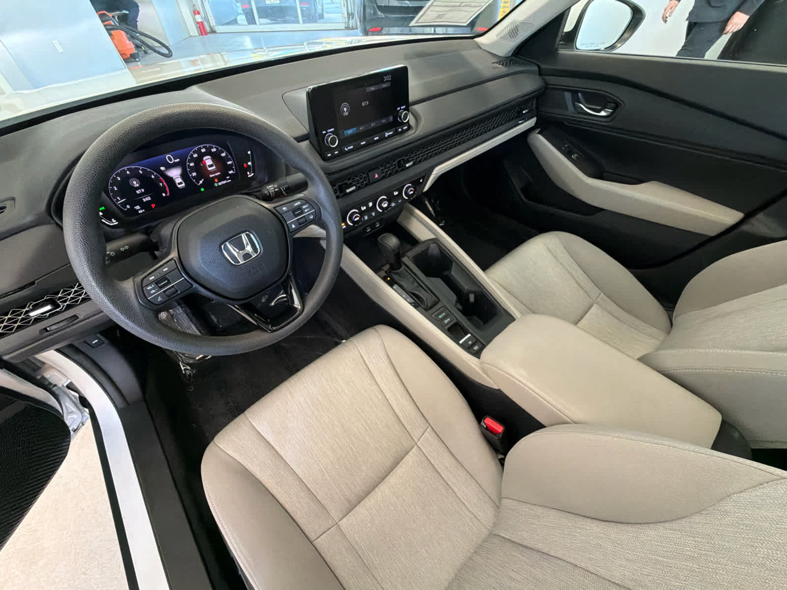 Used 2023 Honda Accord EX image 25