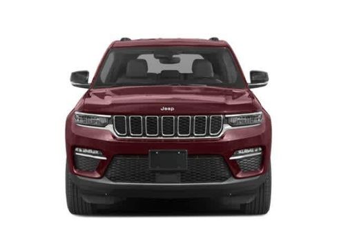 Used 2023 Jeep Grand Cherokee Limited w/ Luxury Tech Group II image 4