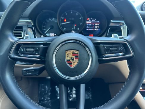 Certified 2022 Porsche Macan AWD/4WD image 26