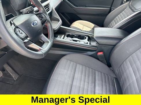 Used 2025 Ford Explorer ST-Line w/ ST-Line Street Pack AWD/4WD image 11
