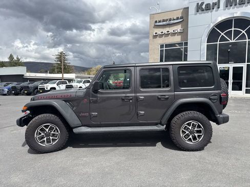 Used 2025 Jeep Wrangler Unlimited Rubicon AWD/4WD image 8