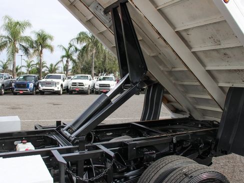 Used 2022 RAM 5500 Tradesman w/ Chrome Appearance Group image 6