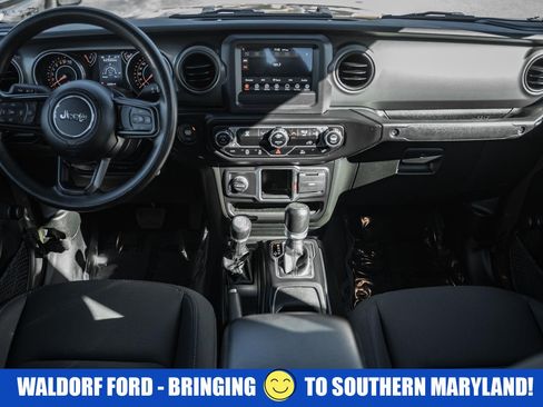 Used 2023 Jeep Gladiator Sport image 19