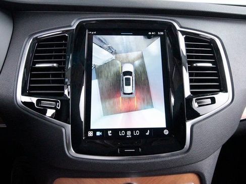 Certified 2025 Volvo XC90 B6 Plus w/ Protection Package Premier image 22