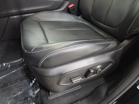 Used 2025 Jeep Grand Cherokee Overland AWD/4WD image 29