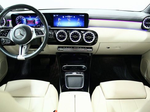 Certified 2025 Mercedes-Benz CLA 250 4MATIC image 4