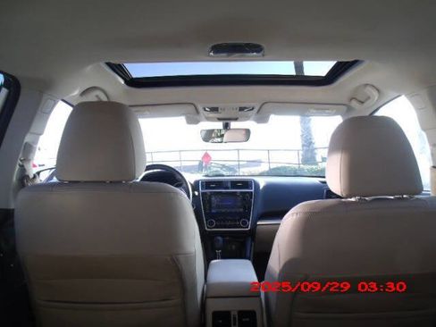 Used 2018 Subaru Outback 2.5i Limited image 12