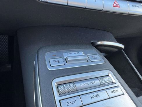 Certified 2023 Genesis GV70 2.5T w/ Select Package image 27