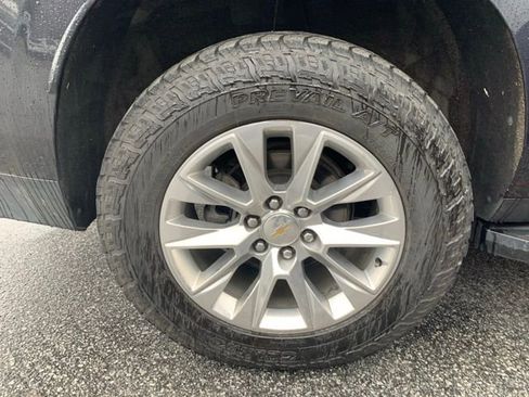 Used 2023 Chevrolet Suburban Premier image 26