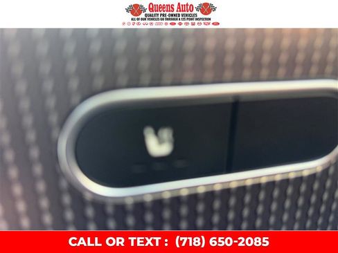 Used 2021 Mercedes-Benz GLB 250 4MATIC w/ Premium Package image 51