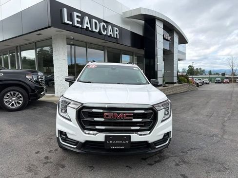 Used 2023 GMC Terrain AT4 AWD/4WD image 8