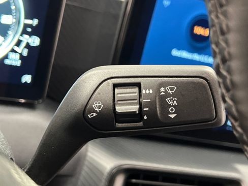 Used 2025 Ford Mustang Coupe RWD image 39