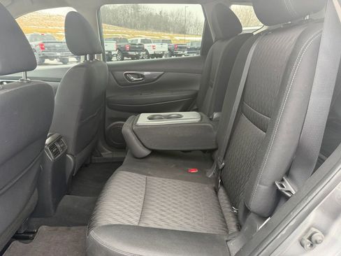 Used 2020 Nissan Rogue SV image 30