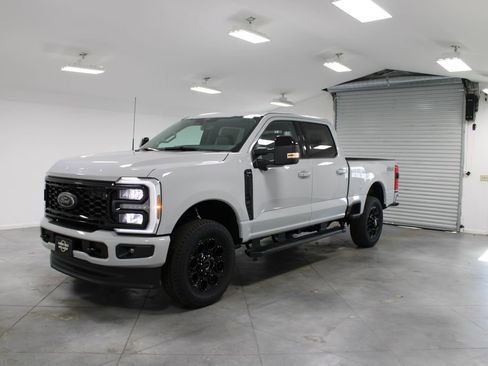 New 2026 Ford F250 Lariat w/ Black Appearance Package image 3