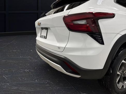 Used 2024 Chevrolet Trax LT w/ Driver Confidence Package image 31