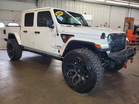 Used 2021 Jeep Gladiator Overland w/ Popular Equipment Package AWD/4WD image 2