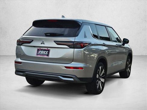 Used 2026 Mitsubishi Outlander SE FWD image 5