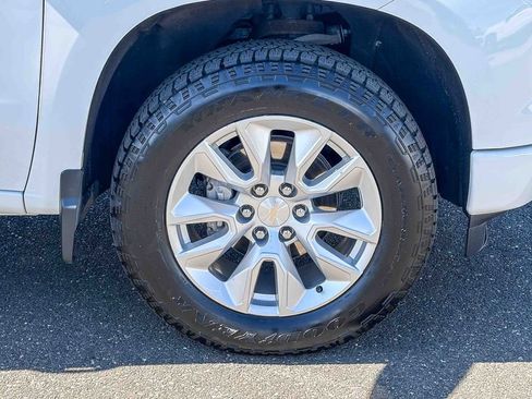 Used 2024 Chevrolet Silverado 1500 Custom image 14