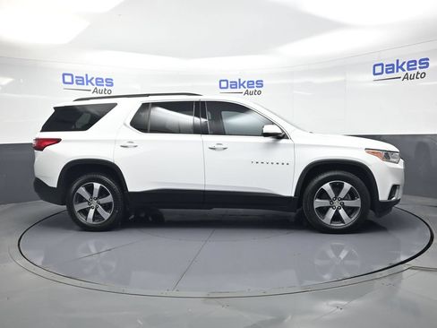 Used 2020 Chevrolet Traverse LT w/ LT Premium Package FWD image 8