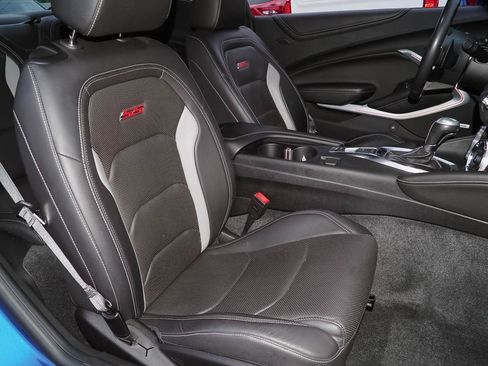 Used 2018 Chevrolet Camaro SS RWD image 17