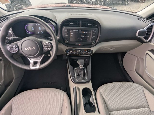 Used 2025 Kia Soul LX FWD image 15