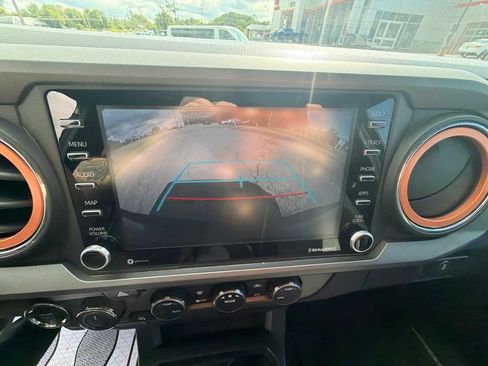 Used 2021 Toyota Tacoma TRD Sport AWD/4WD image 24
