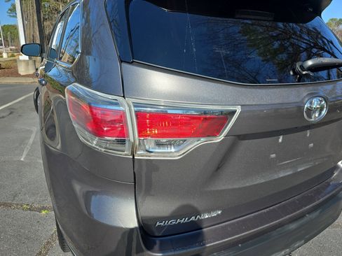Used 2015 Toyota Highlander Plus image 36