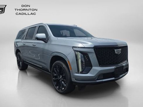 Used 2025 Cadillac Escalade ESV Sport Platinum w/ LPO, ONYX Package AWD/4WD image 7