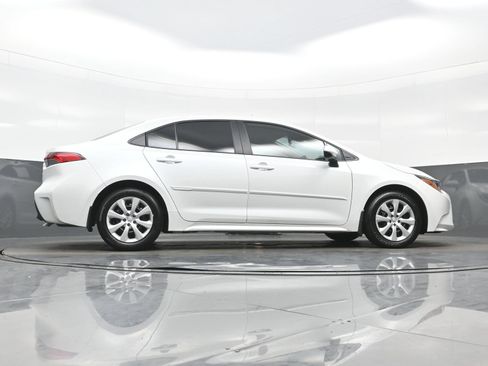 Used 2026 Toyota Corolla LE FWD image 31