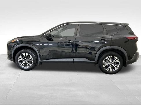 Used 2022 Nissan Rogue SV FWD image 2