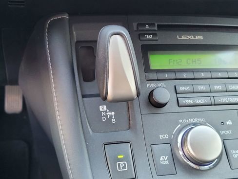 Used 2017 Lexus CT 200h image 20