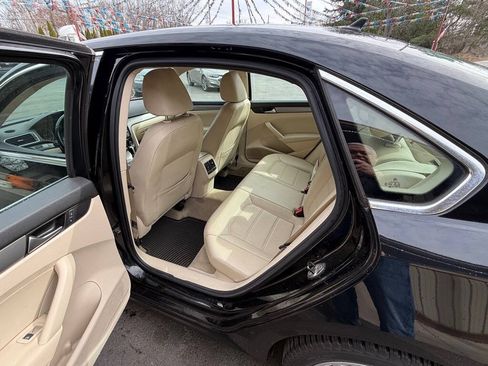 Used 2014 Volkswagen Passat TDI SE FWD image 8