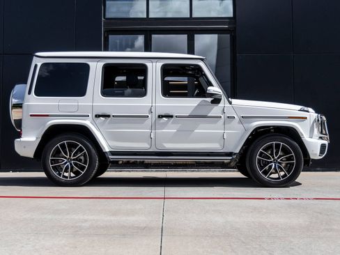 Used 2025 Mercedes-Benz G 550 image 9