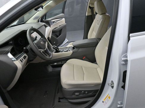 Used 2025 Cadillac XT5 Premium Luxury w/ Technology Package image 14