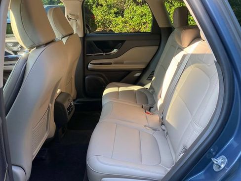 Certified 2022 Lincoln Corsair FWD w/ Equipment Group 101A image 9