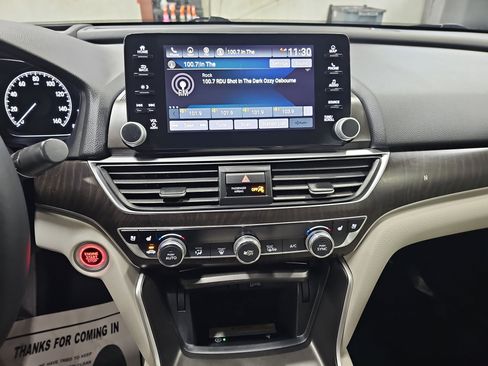 Used 2018 Honda Accord Touring image 20