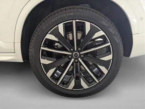 New 2026 Volvo XC90 B6 Plus w/ Protection Package image 10