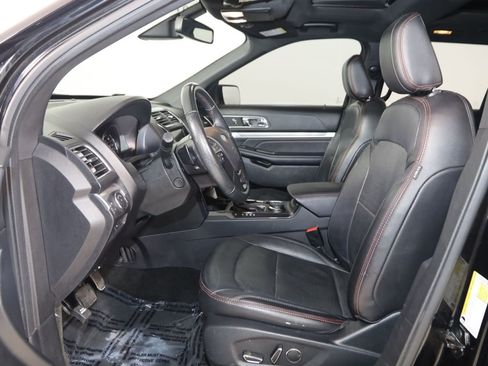 Used 2018 Ford Explorer Sport w/ Equipment Group 401A AWD/4WD image 13