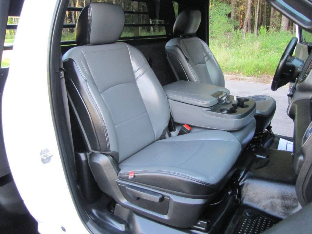 Used 2022 RAM 3500 Tradesman RWD image 16