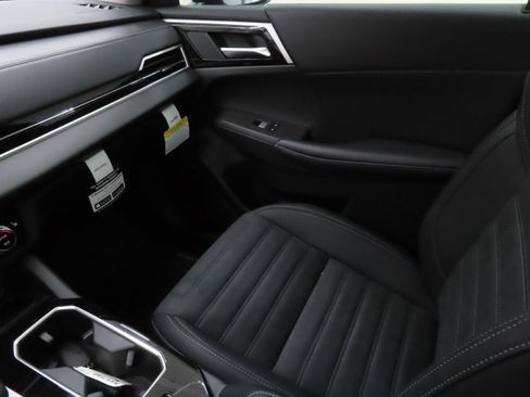 New 2026 Mitsubishi Outlander AWD image 19