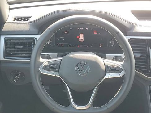Used 2023 Volkswagen Atlas Cross Sport SE w/ Panoramic Sunroof Package AWD/4WD image 13