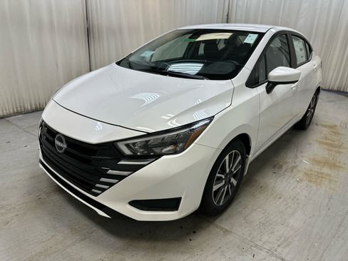 New 2025 Nissan Versa SV w/ Trunk Package FWD image 9