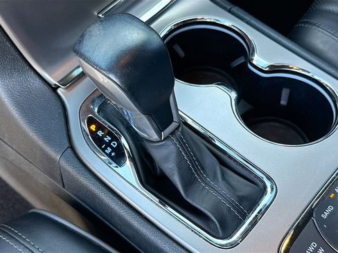 Used 2020 Jeep Grand Cherokee Overland image 30