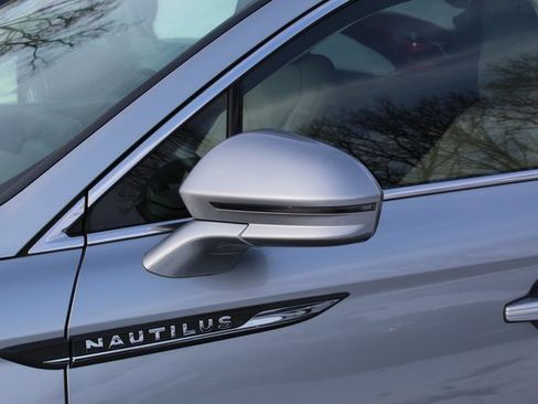 Certified 2022 Lincoln Nautilus Reserve image 13