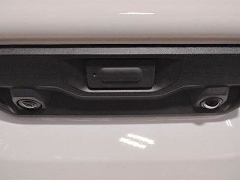 New 2025 GMC Sierra 1500 Elevation image 5