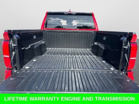 Used 2025 Toyota Tacoma SR5 AWD/4WD image 12
