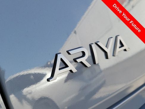 Used 2025 Nissan Ariya AWD image 28