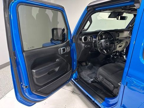 Used 2021 Jeep Gladiator Sport AWD/4WD image 9